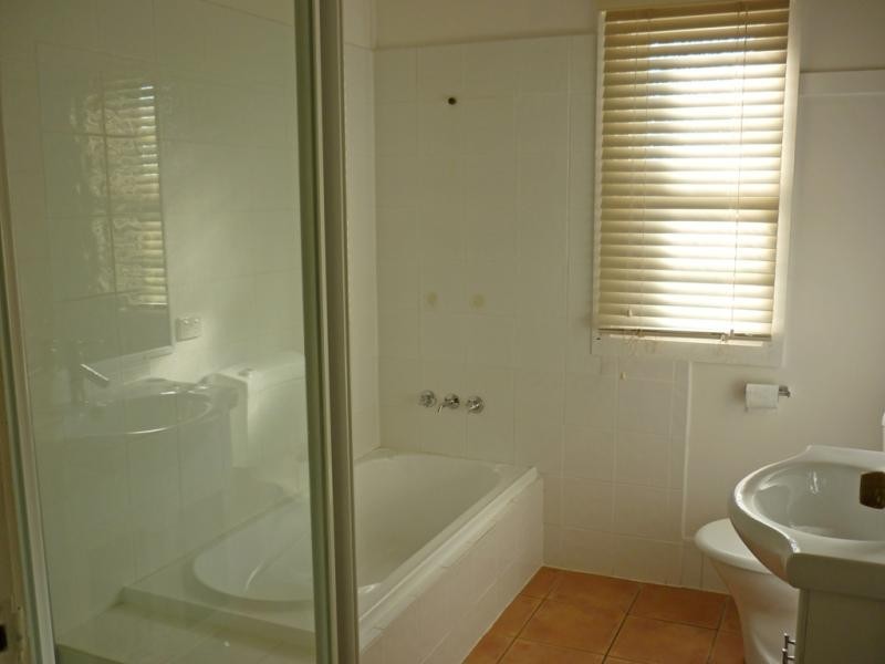 2/193 Scarborough Street, Southport QLD 4215