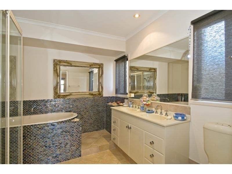 57 St Andrews Avenue, Isle Of Capri QLD 4217