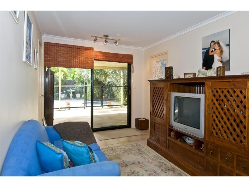 57 St Andrews Avenue, Isle Of Capri QLD 4217