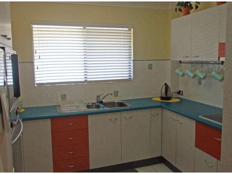 4/61 Bayview Street, Runaway Bay QLD 4216