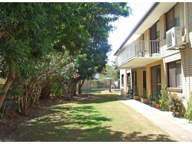 4/61 Bayview Street, Runaway Bay QLD 4216
