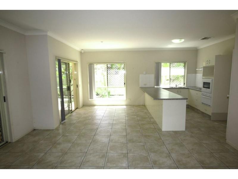 35 Deborah Avenue, Benowa QLD 4217