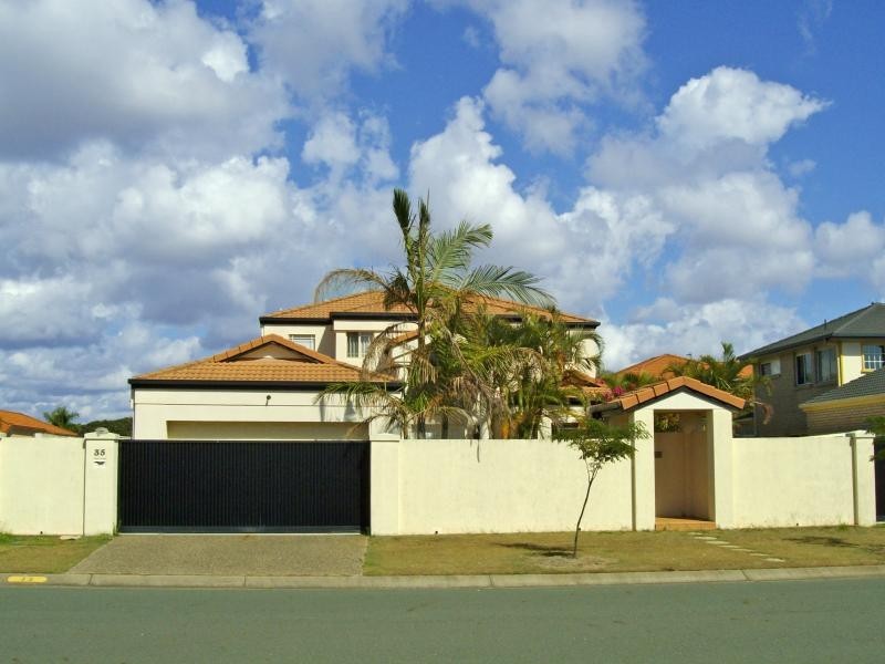 35 Deborah Avenue, Benowa QLD 4217