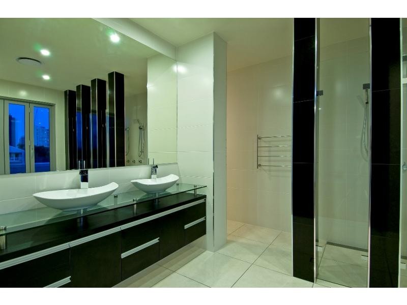 94 Commodore Drive, Paradise Waters QLD 4217