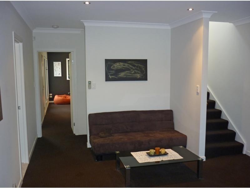 1/40 Bayview Street, Runaway Bay QLD 4216