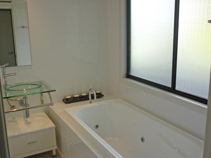 1/40 Bayview Street, Runaway Bay QLD 4216