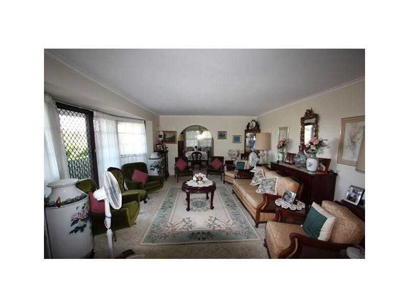 28 Tambourah Drive, Benowa QLD 4217