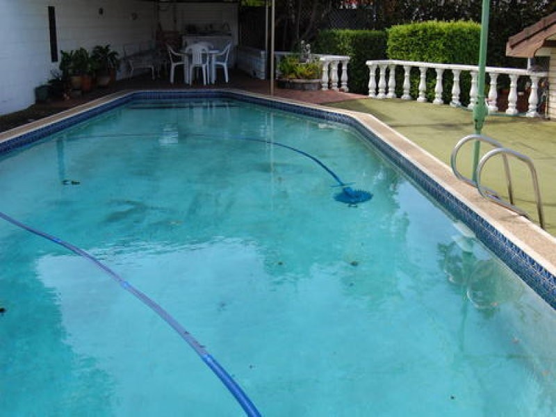 28 Tambourah Drive, Benowa QLD 4217