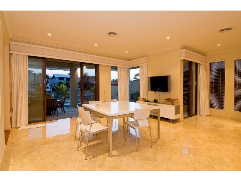 14 Seafarer Court, Paradise Waters QLD 4217