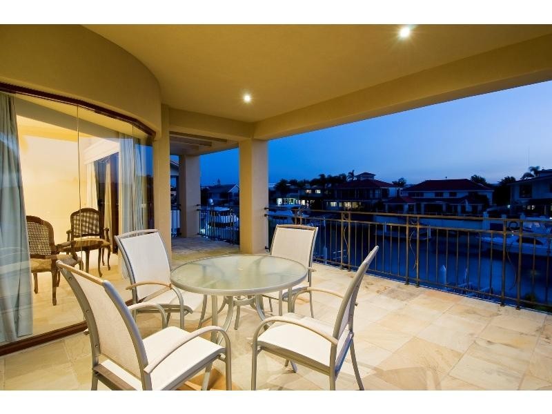 14 Seafarer Court, Paradise Waters QLD 4217