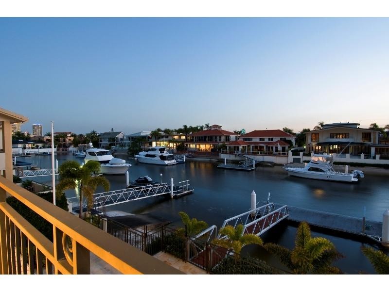 14 Seafarer Court, Paradise Waters QLD 4217