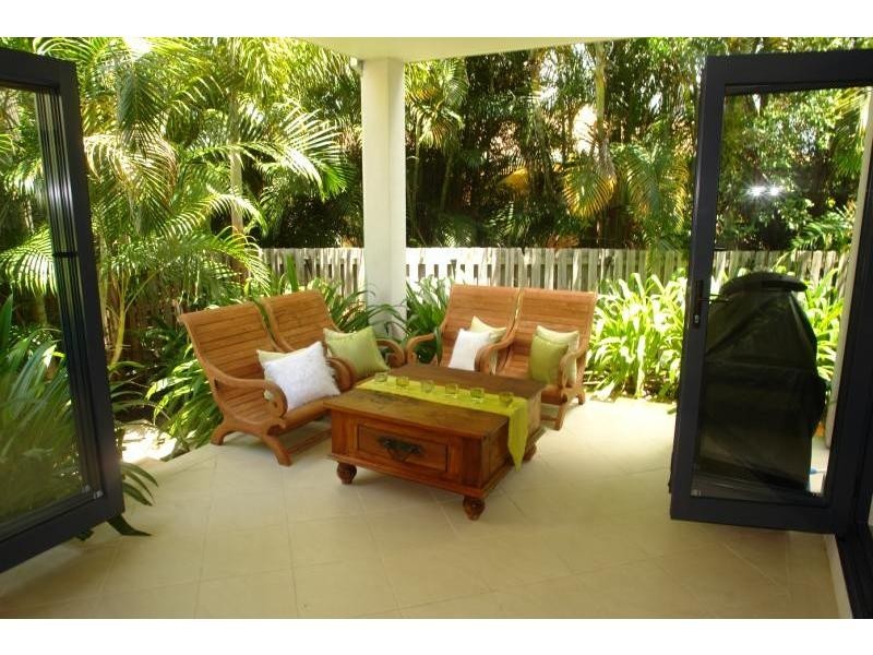1/60 Bayview Street, Runaway Bay QLD 4216