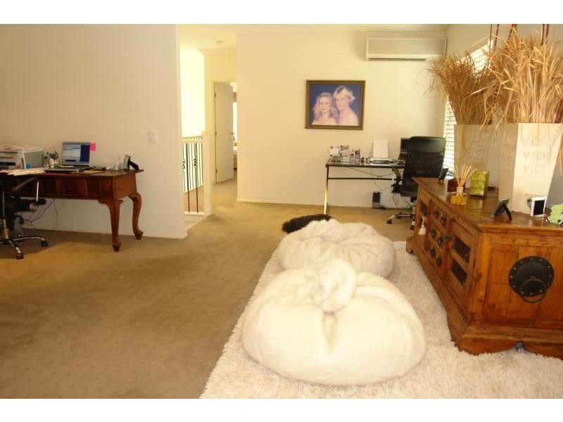 1/60 Bayview Street, Runaway Bay QLD 4216