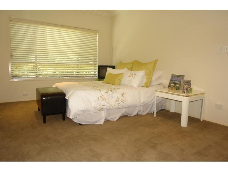 1/60 Bayview Street, Runaway Bay QLD 4216