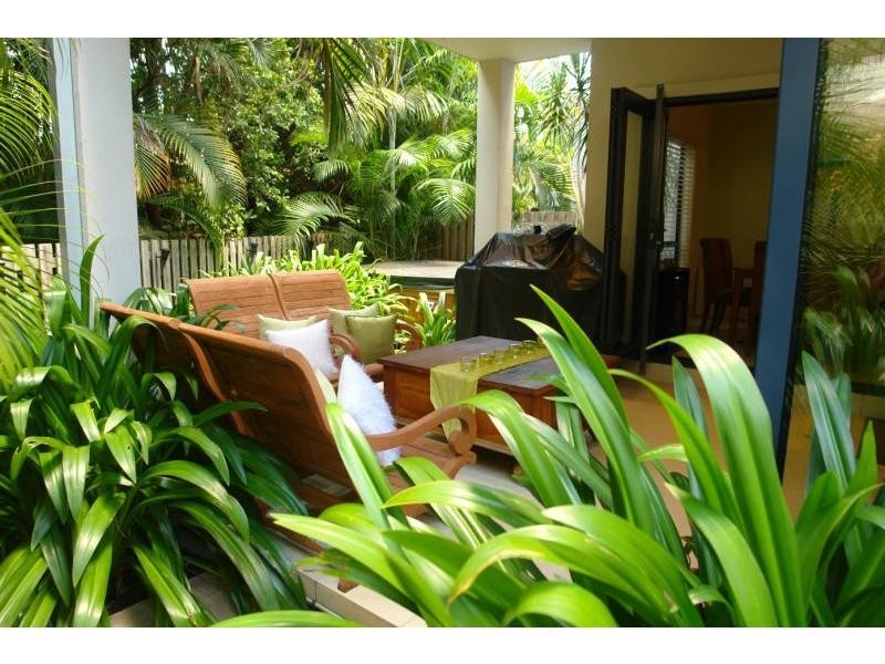 1/60 Bayview Street, Runaway Bay QLD 4216
