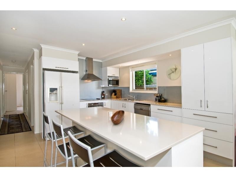 37 Mungera Street, Runaway Bay QLD 4216