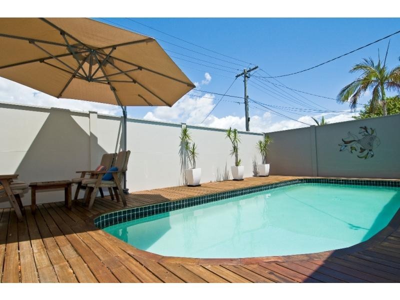 37 Mungera Street, Runaway Bay QLD 4216