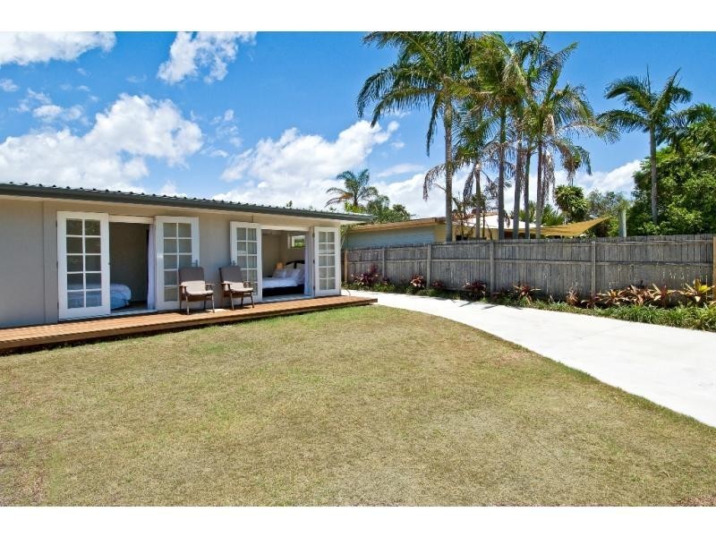 37 Mungera Street, Runaway Bay QLD 4216
