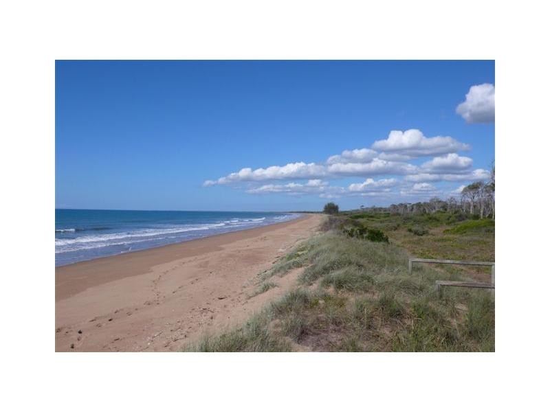 Moore Park Beach QLD 4670