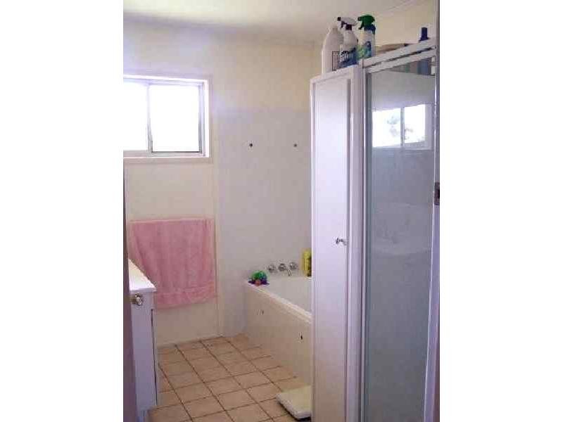 6 Greathead Road, Kepnock QLD 4670