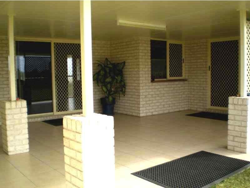 1 Carnarvon Court, Branyan QLD 4670