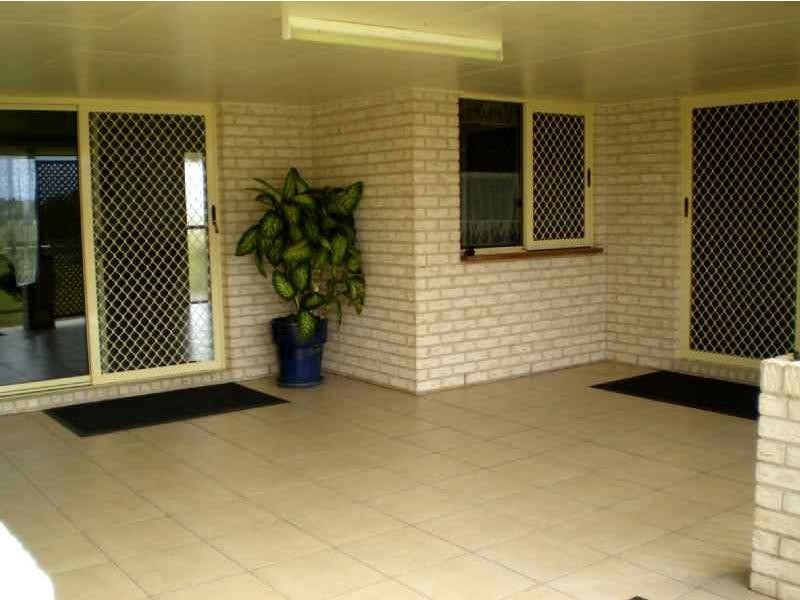 1 Carnarvon Court, Branyan QLD 4670