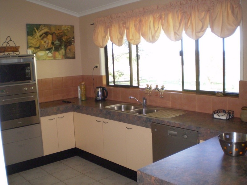 18 Klinstroms Road, Bungadoo QLD 4671