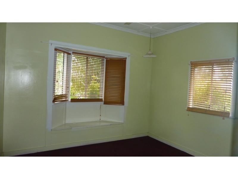 18 Walker Street, Walkervale QLD 4670