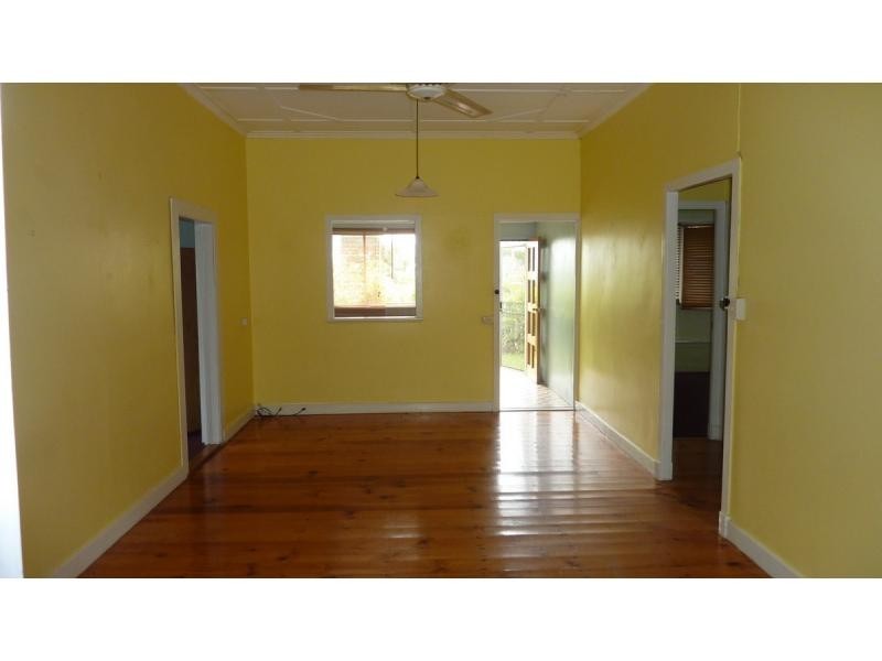 18 Walker Street, Walkervale QLD 4670