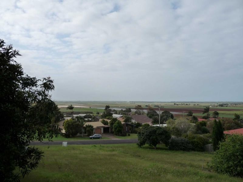 5 Bayview Terrace, Qunaba QLD 4670