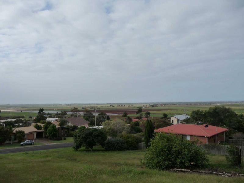 5 Bayview Terrace, Qunaba QLD 4670