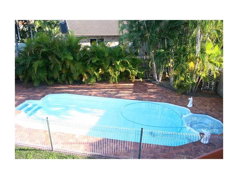 2a Hargreaves, Bundaberg South QLD 4670