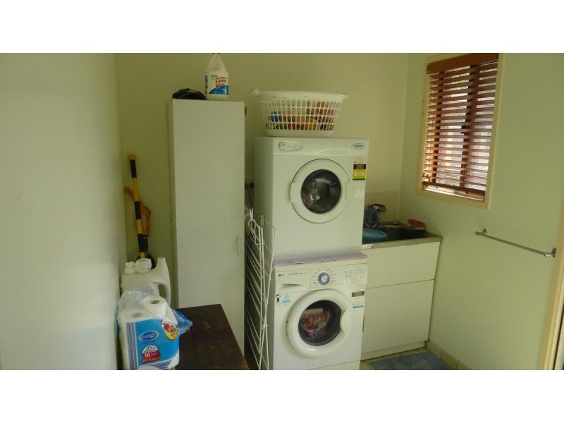 Sharon QLD 4670