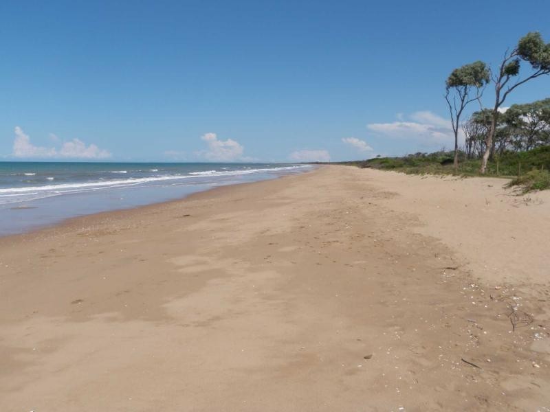 Moore Park Beach QLD 4670
