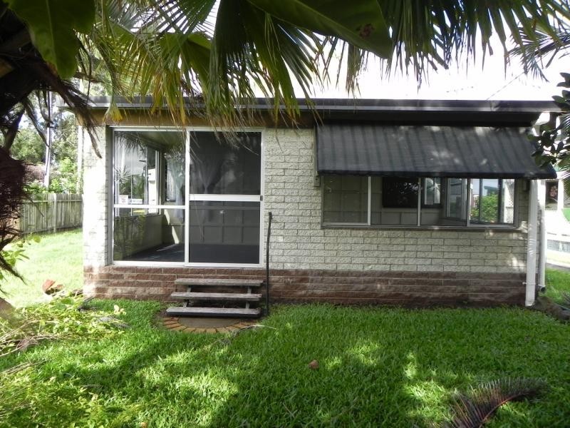 72 Bathurst Street, Elliott Heads QLD 4670