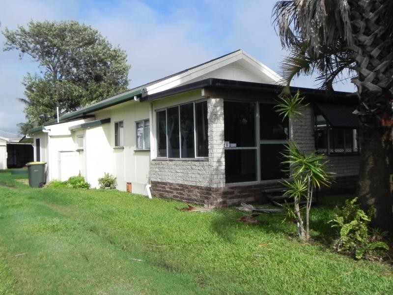 72 Bathurst Street, Elliott Heads QLD 4670