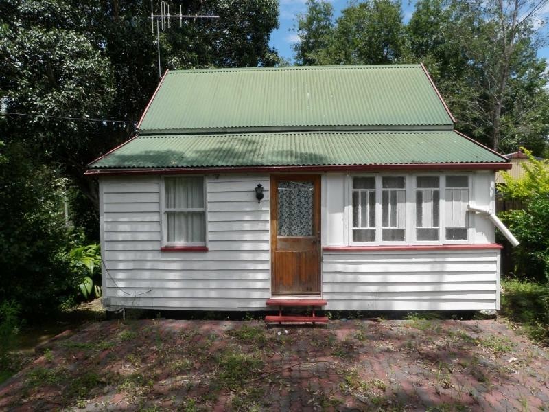 10 WALKER Street, Gin Gin QLD 4671