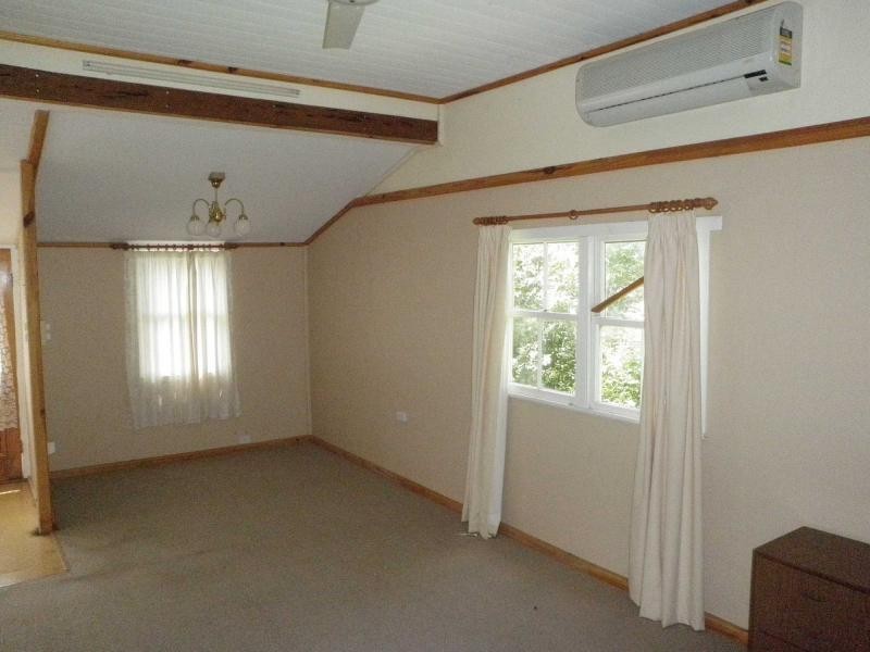 10 WALKER Street, Gin Gin QLD 4671