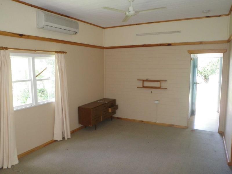 10 WALKER Street, Gin Gin QLD 4671
