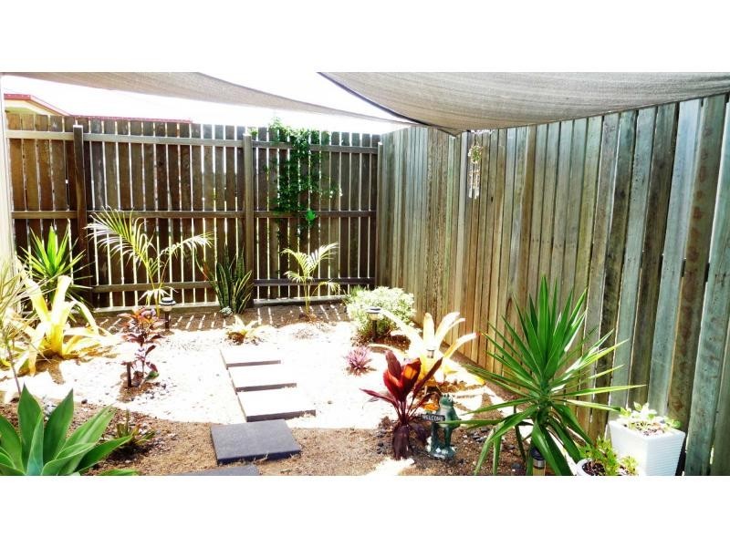 6 Halloran Court, Mayfair Estate, Thabeban QLD 4670