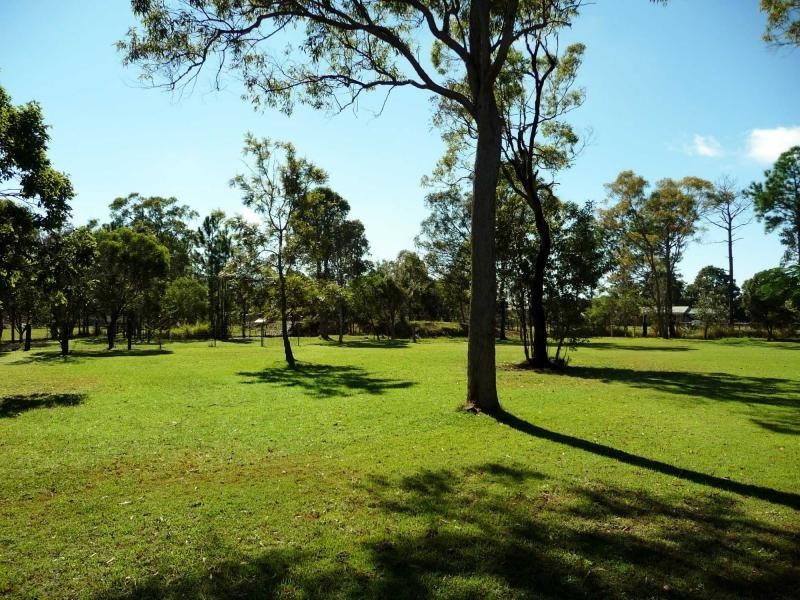3 Kiwi Court, Branyan QLD 4670