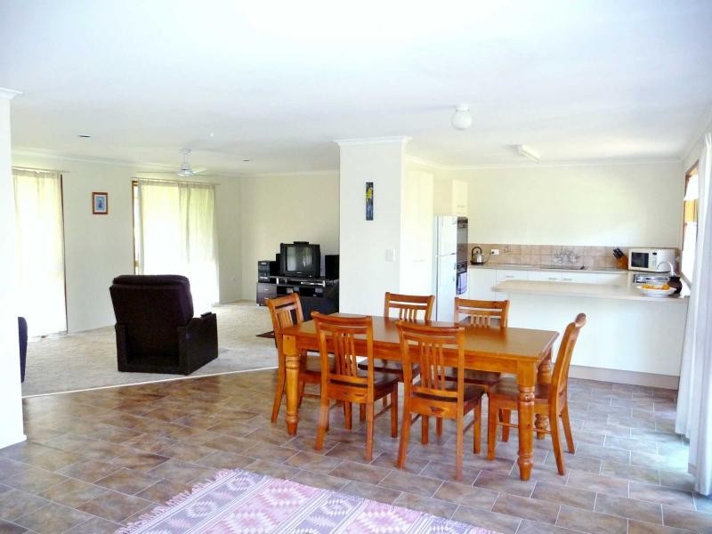 3 Kiwi Court, Branyan QLD 4670