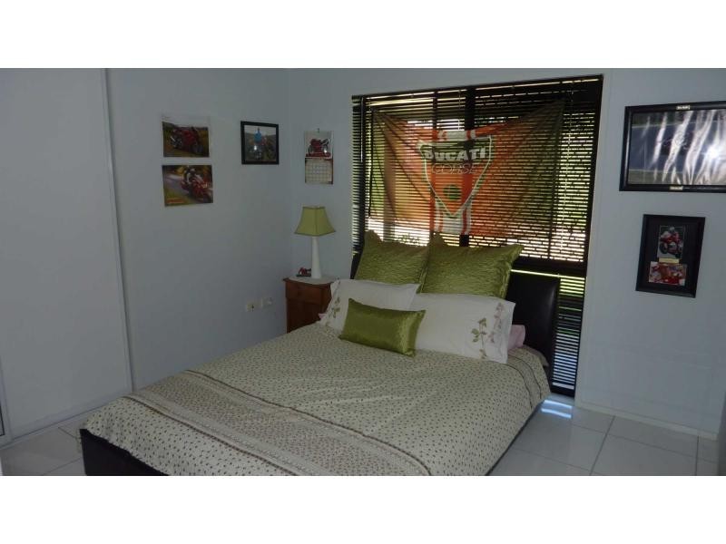 11 Narooma Drive, Branyan QLD 4670