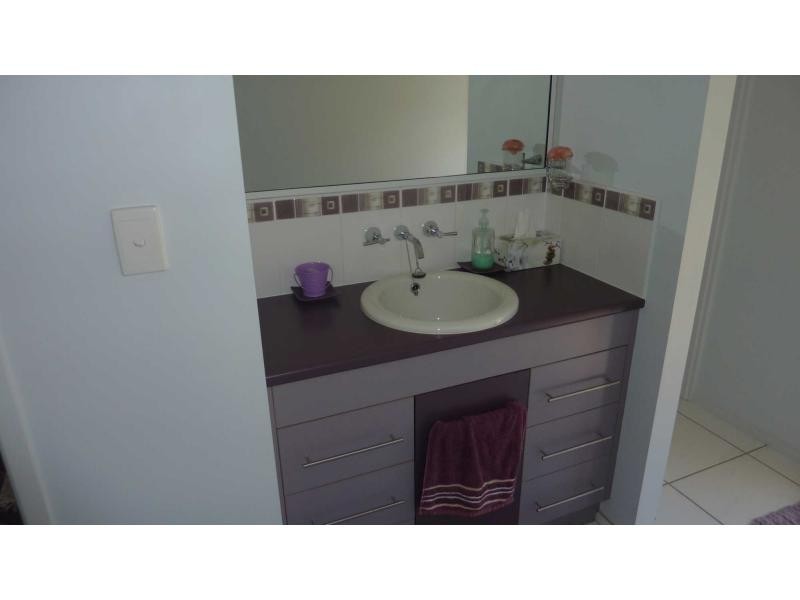 11 Narooma Drive, Branyan QLD 4670