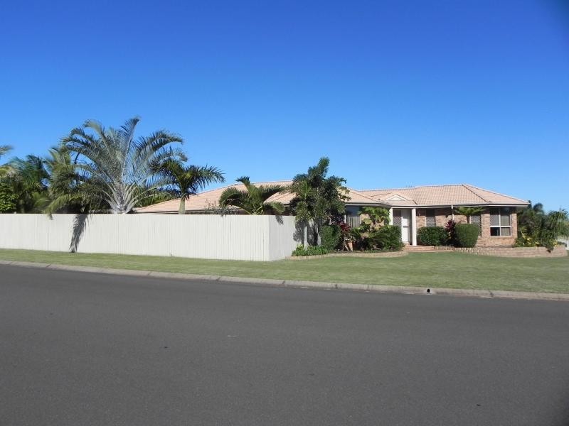 36 Mokera Street, Coral Cove QLD 4670