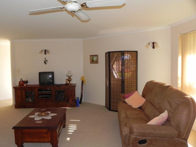 36 Mokera Street, Coral Cove QLD 4670