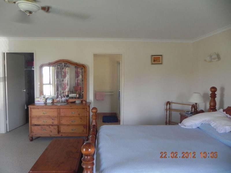 36 Mokera Street, Coral Cove QLD 4670