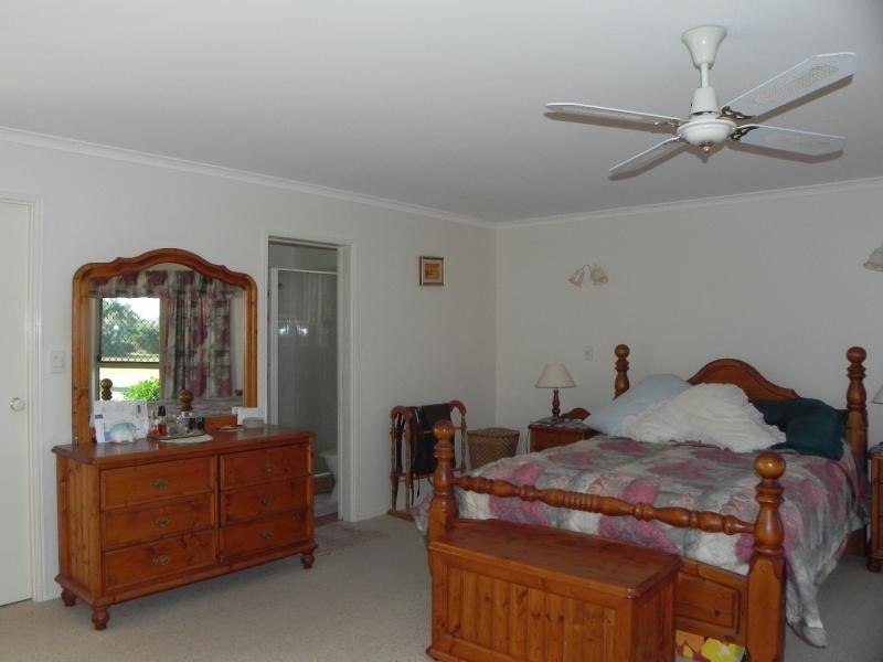 36 Mokera Street, Coral Cove QLD 4670