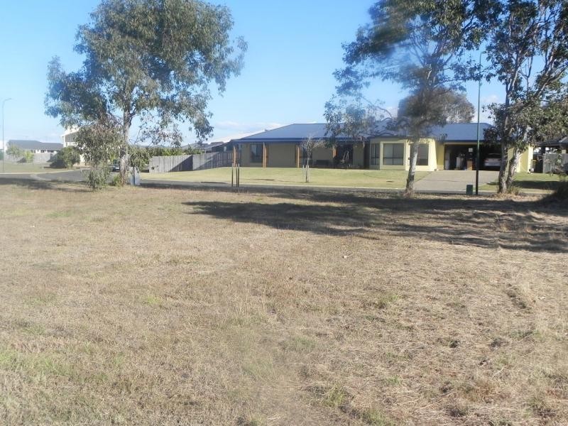 12 Betty close, Coral Cove QLD 4670