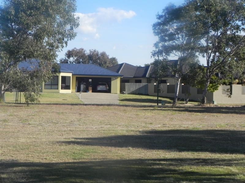 12 Betty close, Coral Cove QLD 4670